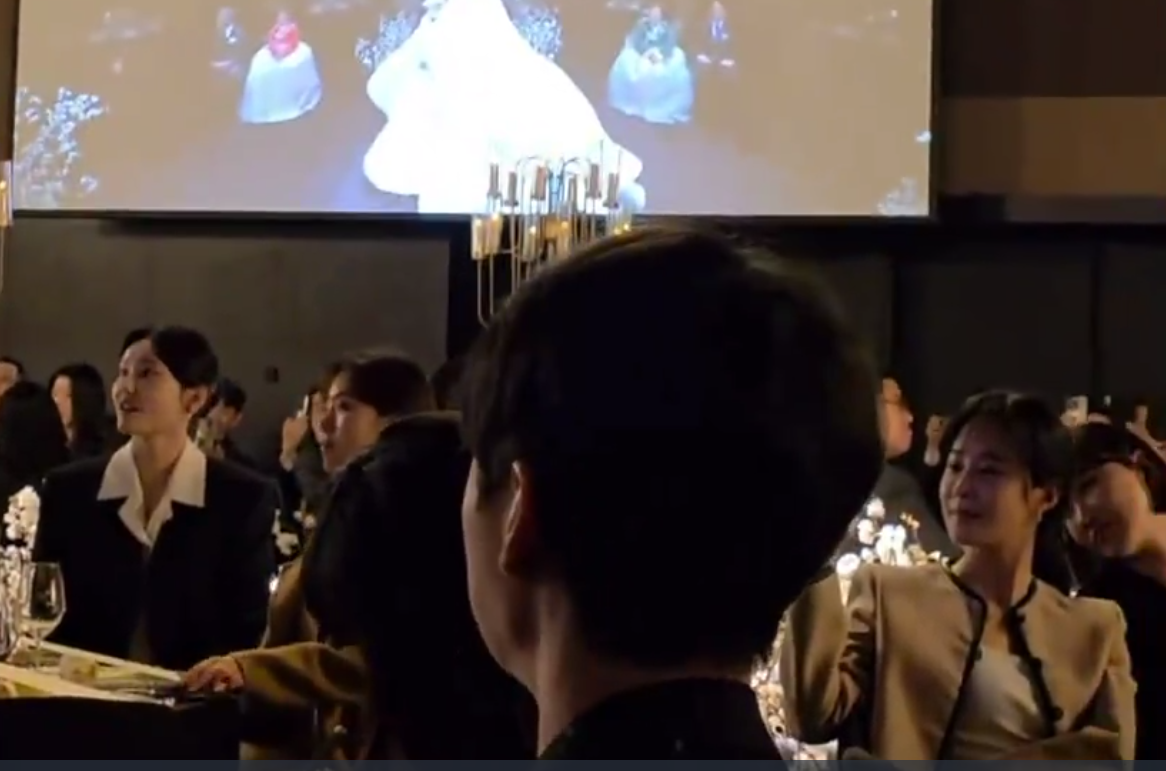 Đám cưới Hyomin (T-ara): Cô dâu xinh ngây ngất bên chú rể điển trai như tài tử, Lee Dong Wook - SNSD và cả dàn sao đình đám góp mặt- Ảnh 11.