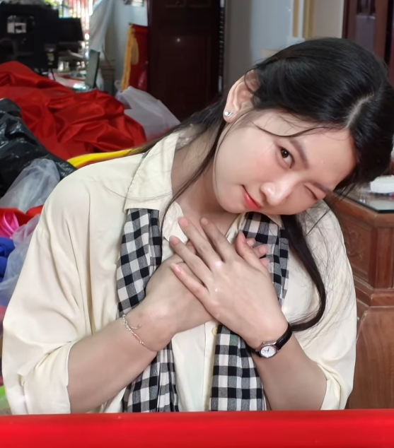 Lê Bống bắt trend Lê Bống bắt trend