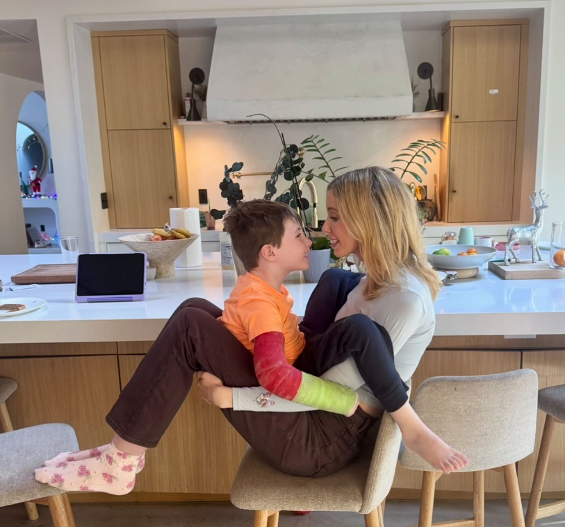 Nữ diễn viên gây sốc khi công khai bộ ảnh cận cảnh khoảnh khắc sinh con: Lột tả tất cả những gì đau đớn và hạnh phúc nhất của người làm mẹ- Ảnh 6.