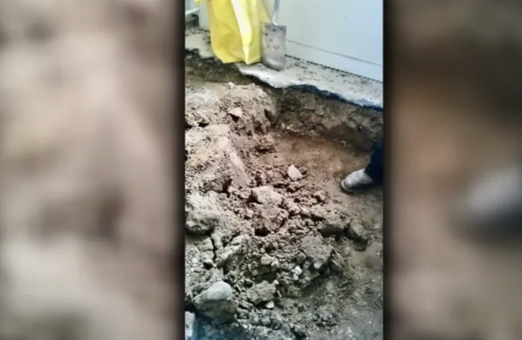 Phát hiện hơn 13kg vàng trị giá 24 tỷ đồng trong nhà bếp- Ảnh 1. Phát hiện hơn 13kg vàng trị giá 24 tỷ đồng trong nhà bếp- Ảnh 1.