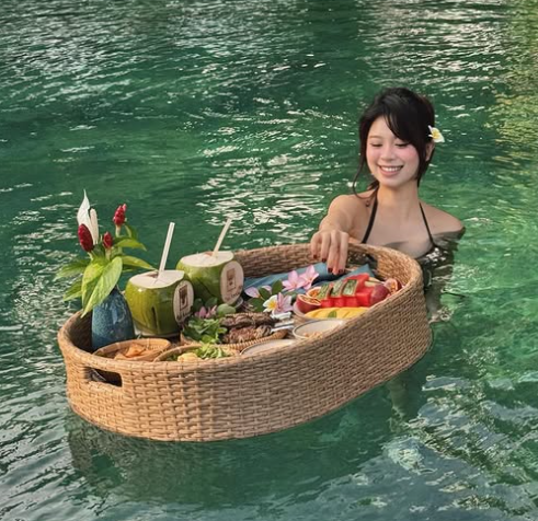 Hàn Hằng khoe bộ nhận diện