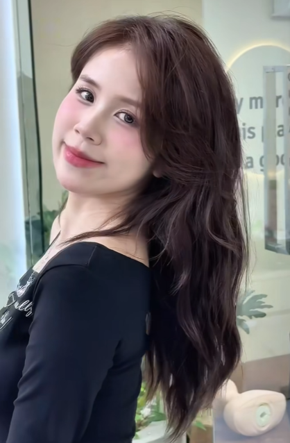 Bỏ trăm triệu trùng tu nhan sắc, hot TikToker nói gì khi nhận bình luận trái chiều- Ảnh 2. Bỏ trăm triệu trùng tu nhan sắc, hot TikToker nói gì khi nhận bình luận trái chiều- Ảnh 2.