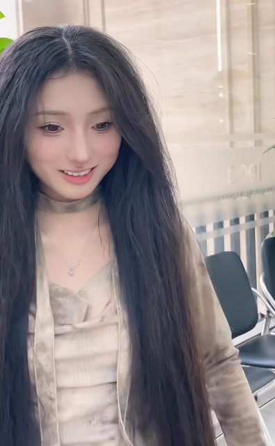 Chạm mặt hot girl bóng rổ từng gây