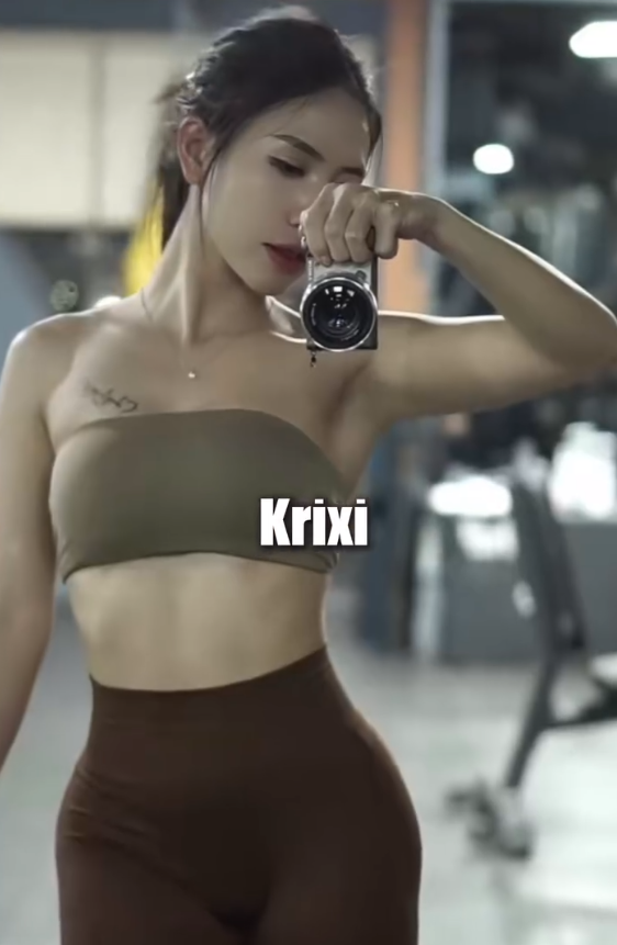 Quá đam mê game, hot gymer tái hiện sảnh chọn tướng ngay tại phòng tập, fan nam