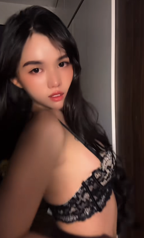 Nữ TikToker tự nhận nữ hoàng nội y thế hệ mới, không ngại va chạm, nổ