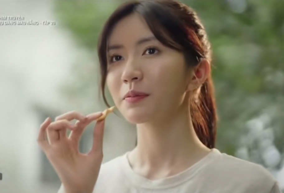 Chưa từng thấy phim Việt giờ vàng nào lố đến cỡ này, xem nữ chính diễn nét thơ thẩn mà ngại thay- Ảnh 5.