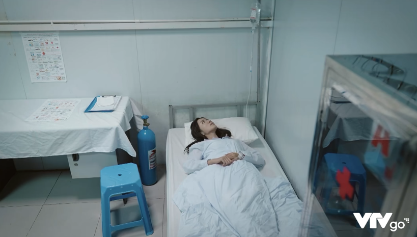 Hạt sạn ngớ ngẩn ở phim Việt giờ vàng, ai học ngành Y thấy sẽ “tự ái” vô cùng- Ảnh 3.