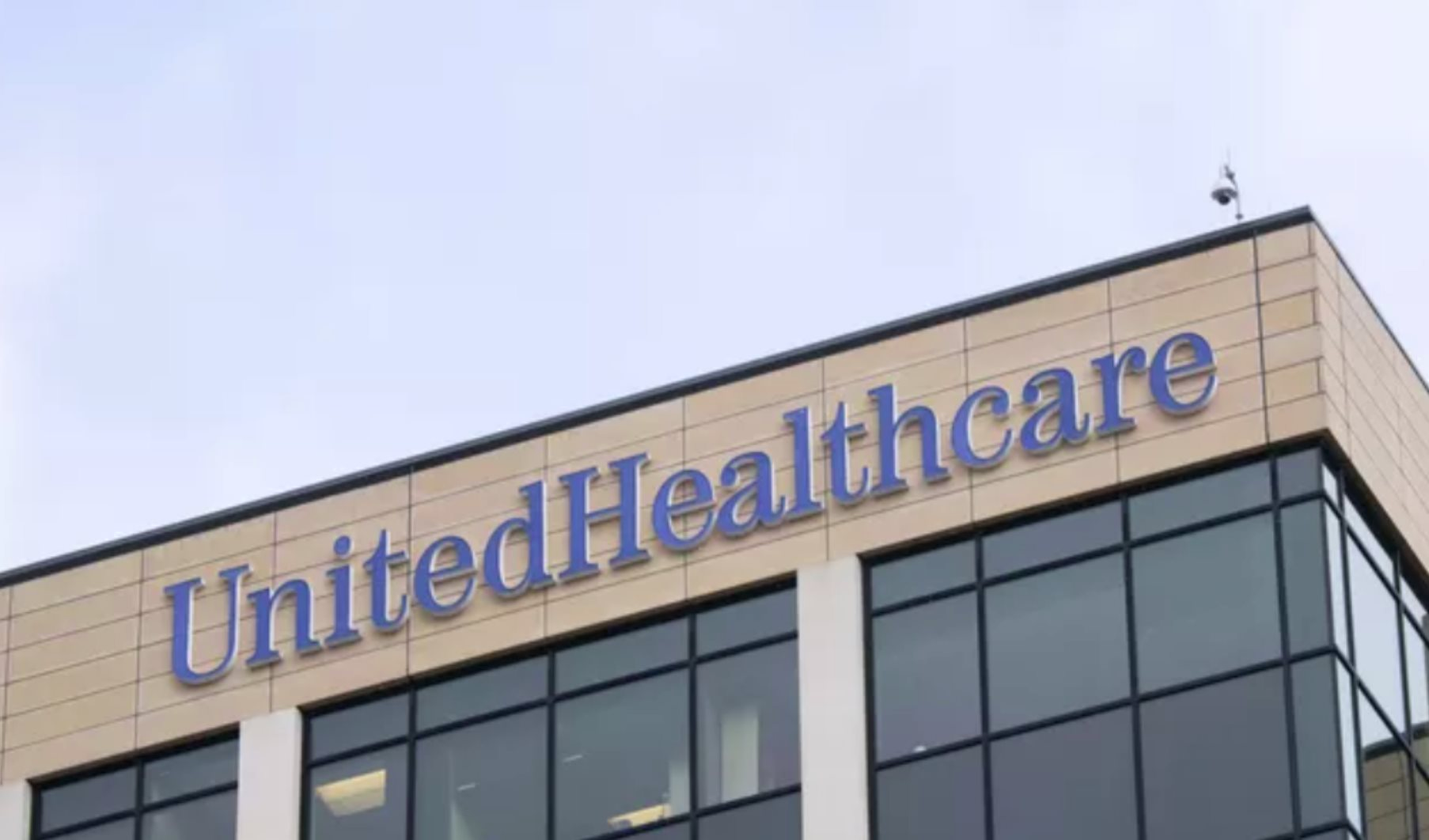 Khủng hoảng chưa từng có tại 1 tập đoàn bảo hiểm nổi tiếng: Nghi vấn gian lận y tế, mua chuộc viện dưỡng lão, CEO bị ám sát- Ảnh 3.