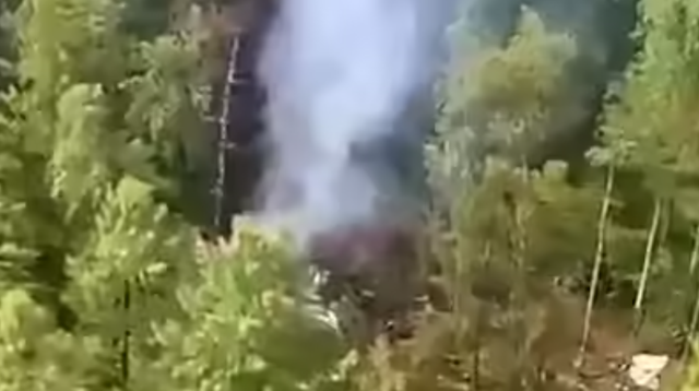 Cập nhật vụ máy bay chở 49 người mất tích: Đã tìm thấy mảnh vỡ giữa rừng, không còn dấu hiệu của sự sống- Ảnh 3.