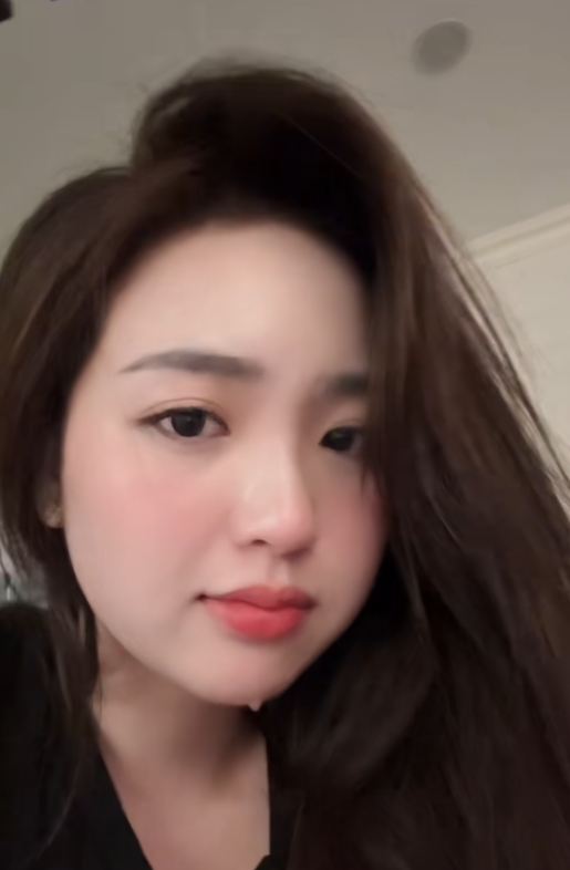 "Hot girl thư ký" lộ khoảnh khắc khiến fan nam rần rần mong muốn được che chở screenshot 2025 07 24 162048 17533512053061737683397 1753411266633 17534112668141875652871