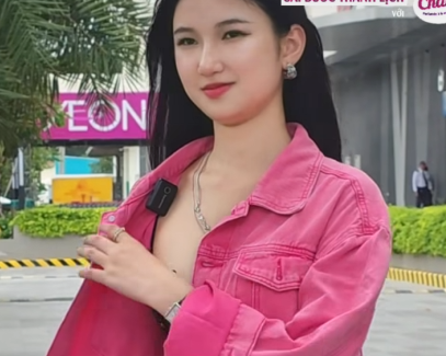 Nàng Mơ đơ mặt vì chiếc áo