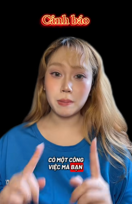 Nữ idol livestream sốc sau một tháng thử việc,