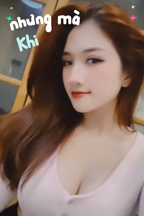 Không chỉ rạng rỡ trên sóng truyền hình, nhan sắc đời thường của nữ MC còn gây