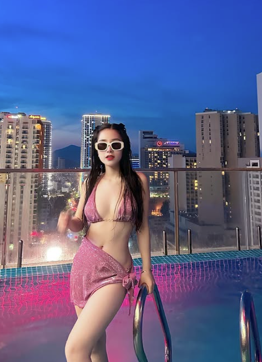 Fan cứng soi loạt hình ảnh nóng bỏng của