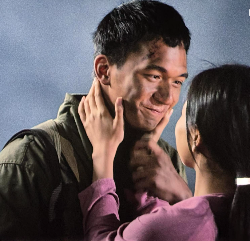 Bí mật sau cảnh nóng nhất Mưa Đỏ: Nam nữ chính không dám nhìn mặt nhau, đạo diễn tiết lộ 1 câu sốc óc- Ảnh 5. Bí mật sau cảnh nóng nhất Mưa Đỏ: Nam nữ chính không dám nhìn mặt nhau, đạo diễn tiết lộ 1 câu sốc óc- Ảnh 5.