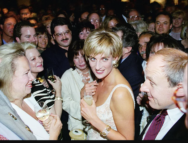 Mùa hè cuối cùng của Công nương Diana diễn ra như thế nào?- Ảnh 2. Mùa hè cuối cùng của Công nương Diana diễn ra như thế nào?- Ảnh 2.