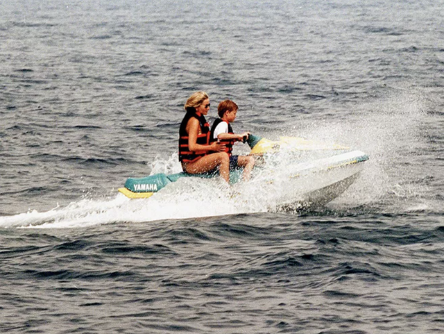 Mùa hè cuối cùng của Công nương Diana diễn ra như thế nào?- Ảnh 3. Mùa hè cuối cùng của Công nương Diana diễn ra như thế nào?- Ảnh 3.