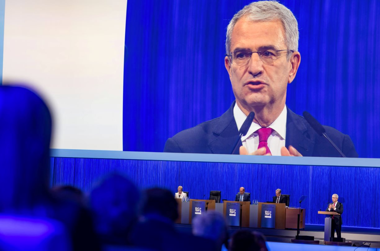 Nóng: CEO Nestlé bị sa thải không bồi thường vì quan hệ tình cảm bí mật với cấp dưới- Ảnh 2.