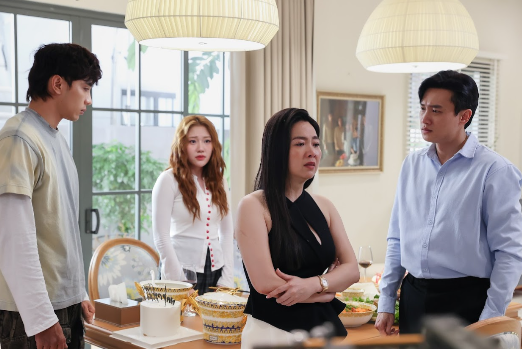 Phim Việt chưa chiếu đã thấy drama ngập trời: 2 mỹ nhân cãi nhau căng đét, đoán xem ai giành phần thắng- Ảnh 2.