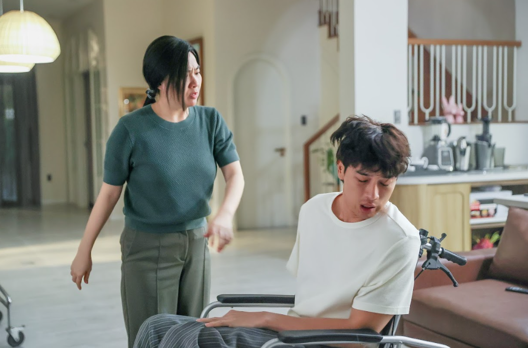Phim Việt chưa chiếu đã thấy drama ngập trời: 2 mỹ nhân cãi nhau căng đét, đoán xem ai giành phần thắng- Ảnh 7.