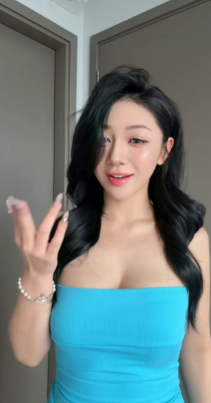 Vừa khóc than trên live, Trần Hà Linh nhanh chóng quay về đường đua, công khai