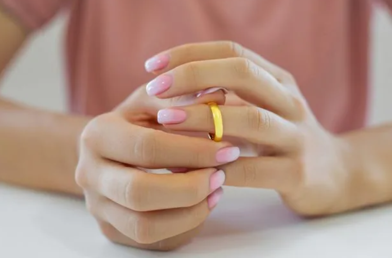 Nam game thủ lén dùng quỹ chung chuẩn bị đám cưới để mua máy chơi game, dỗi ngược bạn gái khi bị chỉ trích- Ảnh 2.