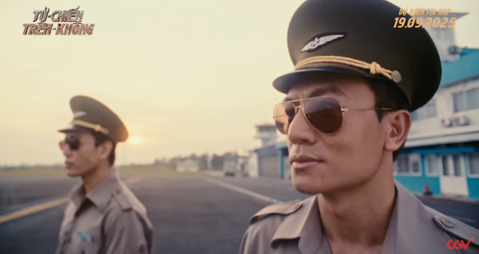 Vbiz mấy ai may mắn như mỹ nam này: Đóng cả Mưa Đỏ lẫn Tử Chiến Trên Không, đẹp trai diễn đỉnh flex cả đời cũng được- Ảnh 1.