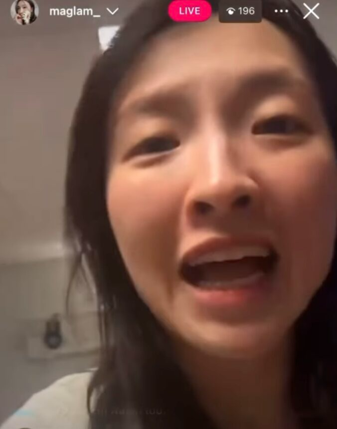 Nữ ca sĩ hoảng hốt livestream trong bệnh viện giữa đêm: Nữ ca sĩ hoảng hốt livestream trong bệnh viện giữa đêm: