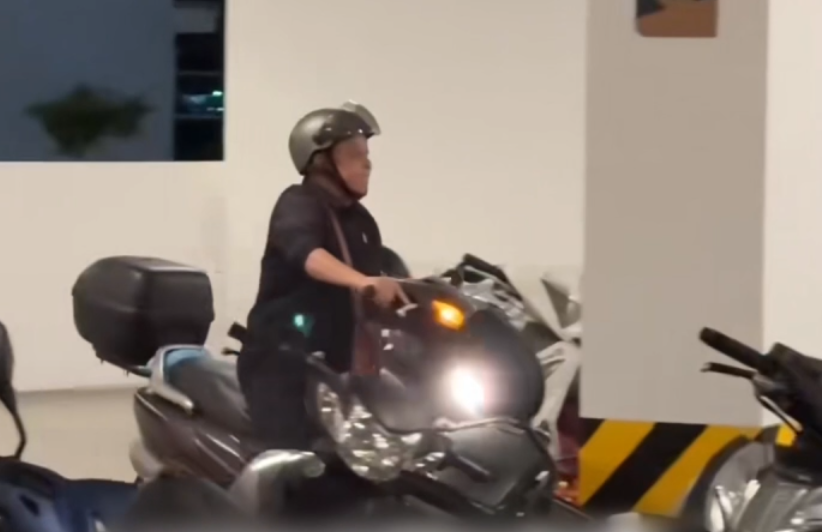 Diễn viên Tử Chiến Trên Không là đại gia ngầm: Sở hữu 3 căn nhà, 8.500m2 đất nhưng toàn đeo túi rách- Ảnh 5.