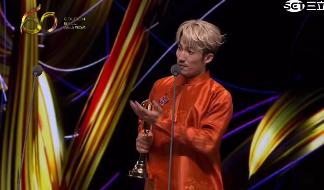 HOT: Lần đầu có diễn viên Việt Nam thắng Thị đế Kim Chung, mặc áo dài lên nhận giải trông oách vô cùng- Ảnh 3.