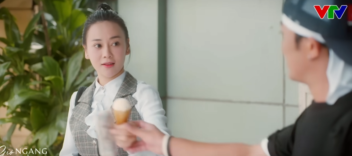 Nhan sắc Phương Oanh nay sao lạ quá, càng nhìn càng hoang mang