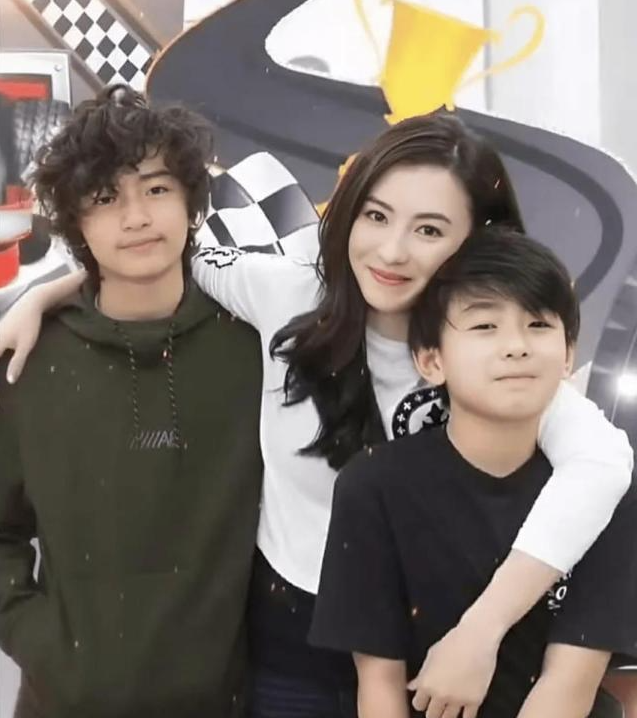 Trương Bá Chi tiết lộ bị di truyền khiếm thính- Ảnh 3.