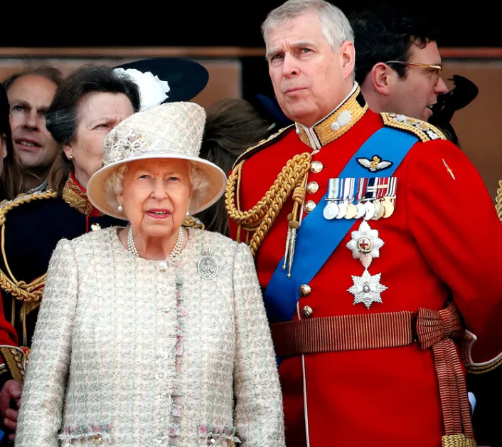 1 Hoàng tử Anh vừa bị tước bỏ danh hiệu- Ảnh 1.