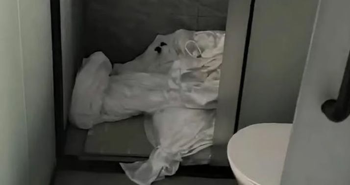 Bị từ chối hủy đặt phòng, khách cố tình xả nước làm ngập phòng khách sạn, sau đó phải đền gấp gần 300 lần số tiền ban đầu- Ảnh 2. Bị từ chối hủy đặt phòng, khách cố tình xả nước làm ngập phòng khách sạn, sau đó phải đền gấp gần 300 lần số tiền ban đầu- Ảnh 2.