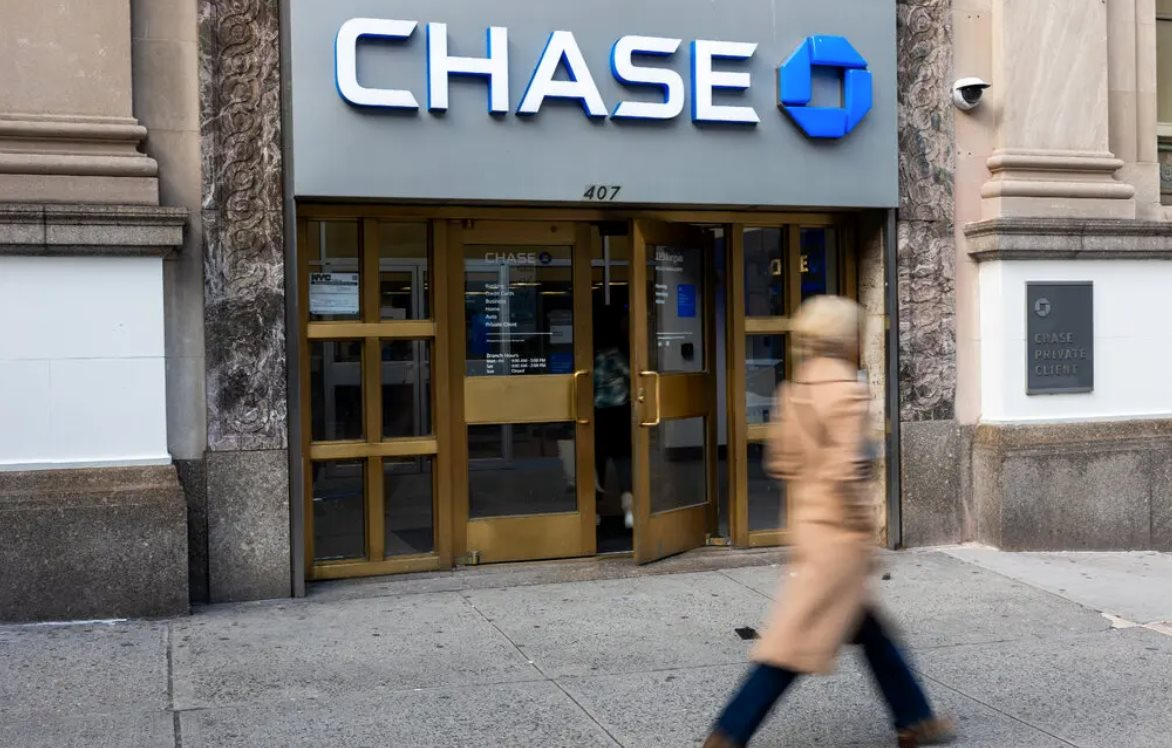 Dữ liệu hàng trăm ngân hàng tại Mỹ bị đe doạ, FBI vội vàng điều tra: Chuyện gì đây?- Ảnh 1.