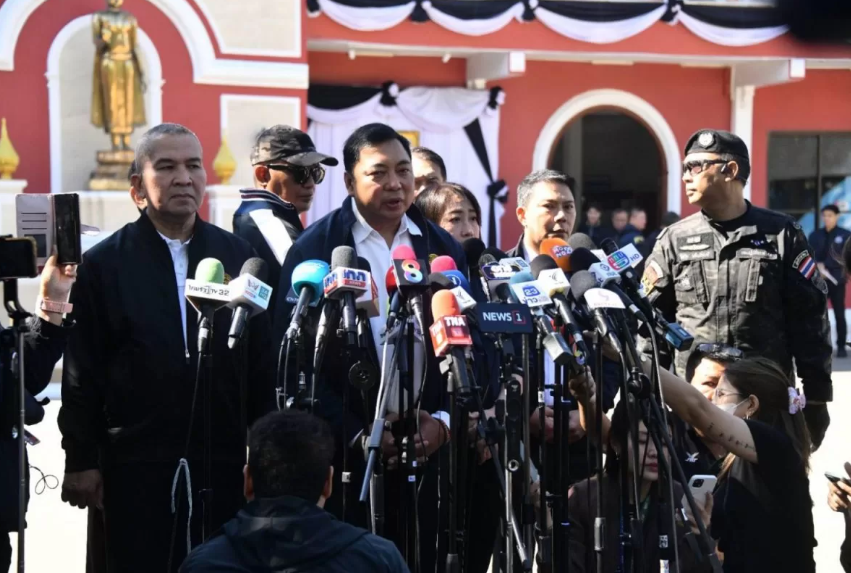 Thái Lan đang rúng động vì một