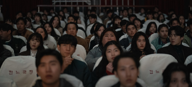 Sốc nhất Hàn Quốc lúc này: Hàng loạt diễn viên đăng đàn tố cáo bị 1 ông lớn bỏ đói, bạo hành, ép cạo đầu- Ảnh 3. Sốc nhất Hàn Quốc lúc này: Hàng loạt diễn viên đăng đàn tố cáo bị 1 ông lớn bỏ đói, bạo hành, ép cạo đầu- Ảnh 3.