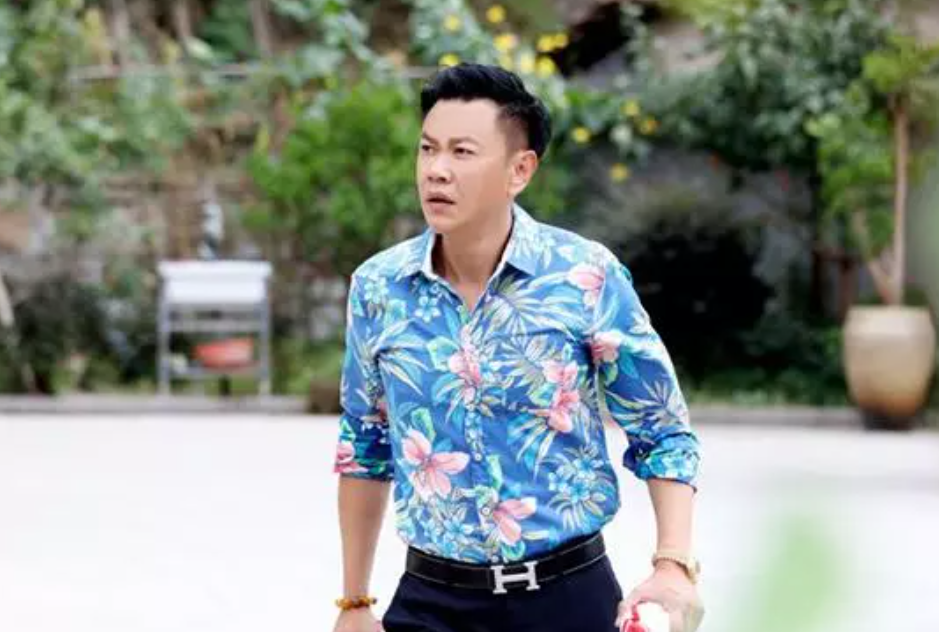 Chưa từng có ở showbiz: Tổng tài hàng real phải đi rửa bát thuê để đóng phim, gia sản 18.000 tỷ không bằng 1 phút lên hình- Ảnh 2.