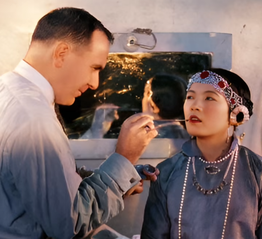 Hóa ra đây là minh tinh điện ảnh đầu tiên của Việt Nam: Nhan sắc kinh diễm tới độ gây sốt cả trời Tây- Ảnh 3. Hóa ra đây là minh tinh điện ảnh đầu tiên của Việt Nam: Nhan sắc kinh diễm tới độ gây sốt cả trời Tây- Ảnh 3.