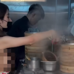 Ăn mặc hở hang bán bánh bao, cô gái khiến người xem bức xúc: Bất chấp làm content "không sạch" 6 Ăn mặc hở hang bán bánh bao, cô gái khiến người xem bức xúc: Bất chấp làm content "không sạch" screenshot 655 17606904014281983214905 14 0 412 636 crop 1760770578702867843189png