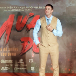 Nam thần người Mỹ đẹp nhất Mưa Đỏ: Cựu cảnh sát visual đỉnh nóc kịch trần, mê Việt Nam suốt 8 năm không chịu về nước screenshot 96 1756168774509 17561687756321381045001 0 74 418 872 crop 17561688239051294671153png