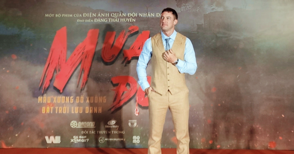 Nam thần người Mỹ đẹp nhất Mưa Đỏ: Cựu cảnh sát visual đỉnh nóc kịch trần, mê Việt Nam suốt 8 năm không chịu về nước screenshot 96 1756168774509 17561687756321381045001 0 74 418 872 crop 17561688239051294671153png