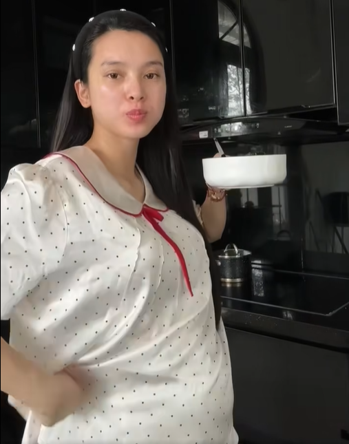 Thót tim khoảnh khắc Quỳnh Lương té ngã ngay trước thềm nhà khi đang mang thai 6 tháng- Ảnh 2. Thót tim khoảnh khắc Quỳnh Lương té ngã ngay trước thềm nhà khi đang mang thai 6 tháng- Ảnh 2.