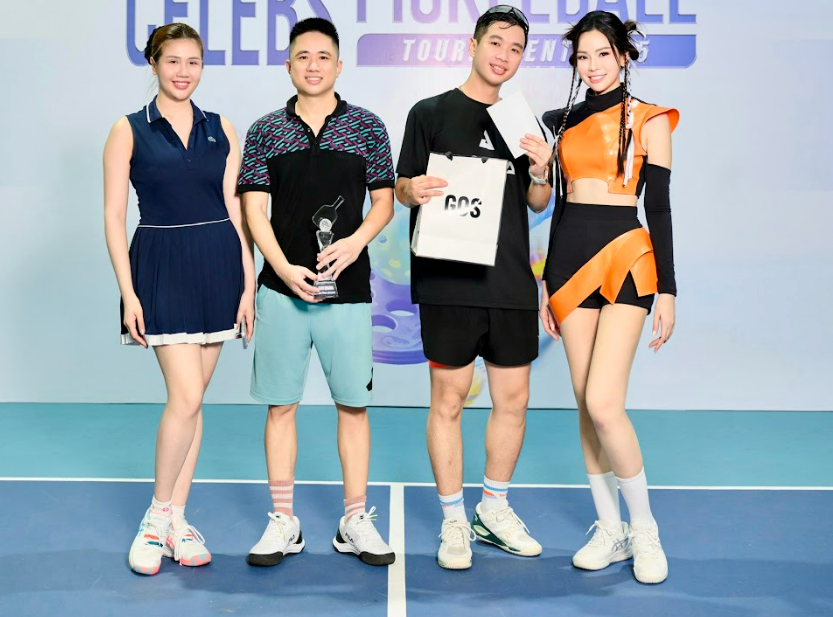 Người đẹp Vbiz mặc gì khó hiểu lên sân pickleball thế này?- Ảnh 3.