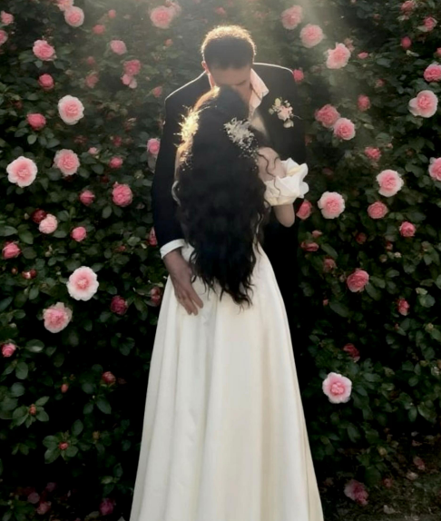 "Nữ diễn viên lùn nhất Việt Nam" bị tố đeo nhẫn kim cương giả screenshot12 17551621574172136739182 1755169169758 17551691699741926697181 17602912165171767749180 1760317118461 17603171187582084063655