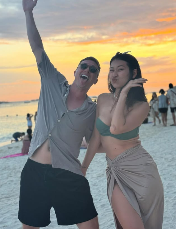 Chồng cũ MC Hoàng Oanh quỳ gối cầu hôn bạn gái mới sau 3 năm ly hôn- Ảnh 3.