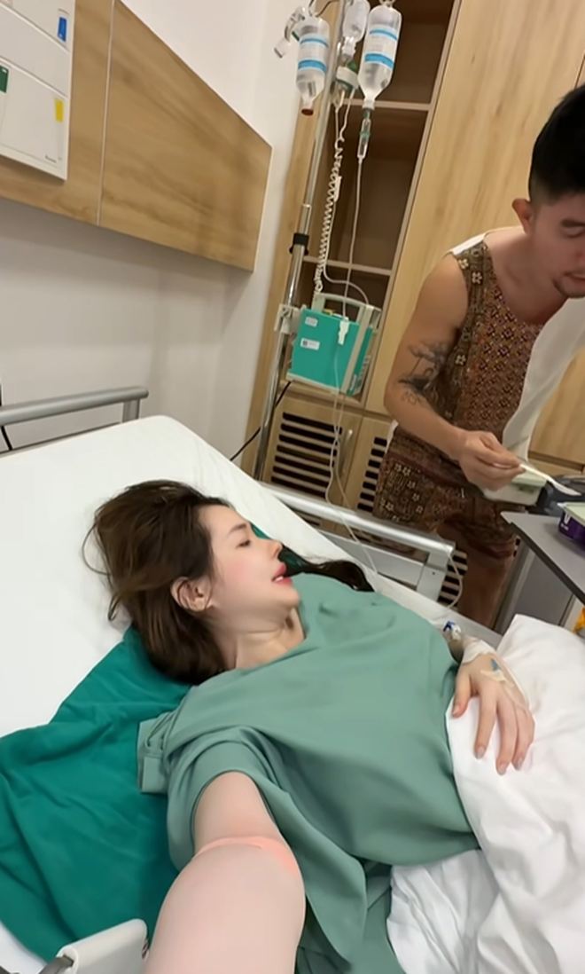 Ngân 98 nhập viện phẫu thuật gấp: Tình trạng nghiêm trọng, phải hủy liền 3 show diễn- Ảnh 2. Ngân 98 nhập viện phẫu thuật gấp: Tình trạng nghiêm trọng, phải hủy liền 3 show diễn- Ảnh 2.