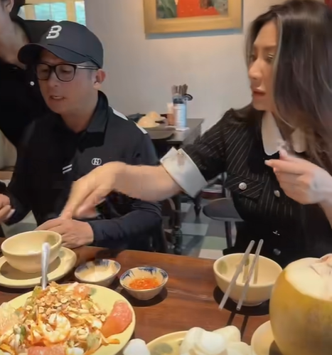 Cặp đôi Vbiz ly hôn 12 năm vẫn thoải mái gặp gỡ, tái ngộ, nghe xong lý do ai cũng gật gù- Ảnh 1.