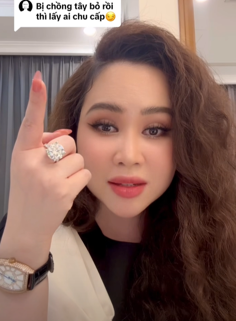 "Nữ diễn viên lùn nhất Việt Nam" bị tố đeo nhẫn kim cương giả screenshot2 1760291286249590054156 1760317115399 1760317115625700467391
