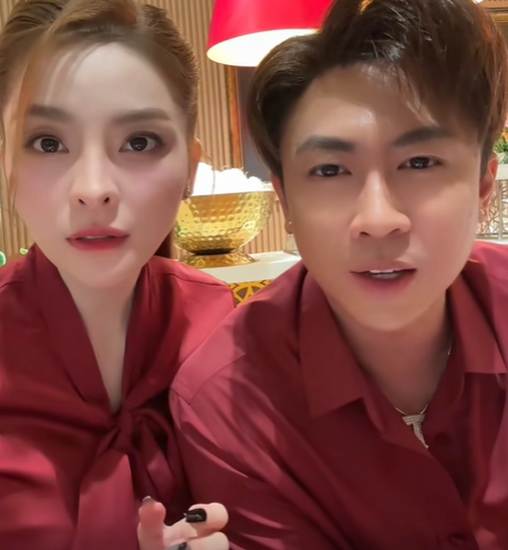 Vbiz có 1 cặp đôi mới: Hint hôn má, sống chung nhà đủ cả, chính chủ vẫn chối đây đẩy chuyện yêu?- Ảnh 3. Vbiz có 1 cặp đôi mới: Hint hôn má, sống chung nhà đủ cả, chính chủ vẫn chối đây đẩy chuyện yêu?- Ảnh 3.